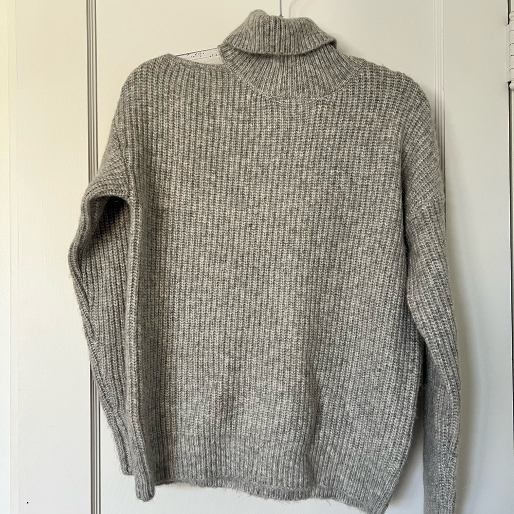Bobeau grey sweater with shoulder slit